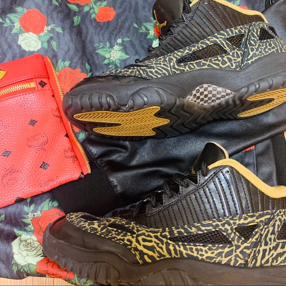 Air Jordan Retro 11 Low - Picture 4 of 8